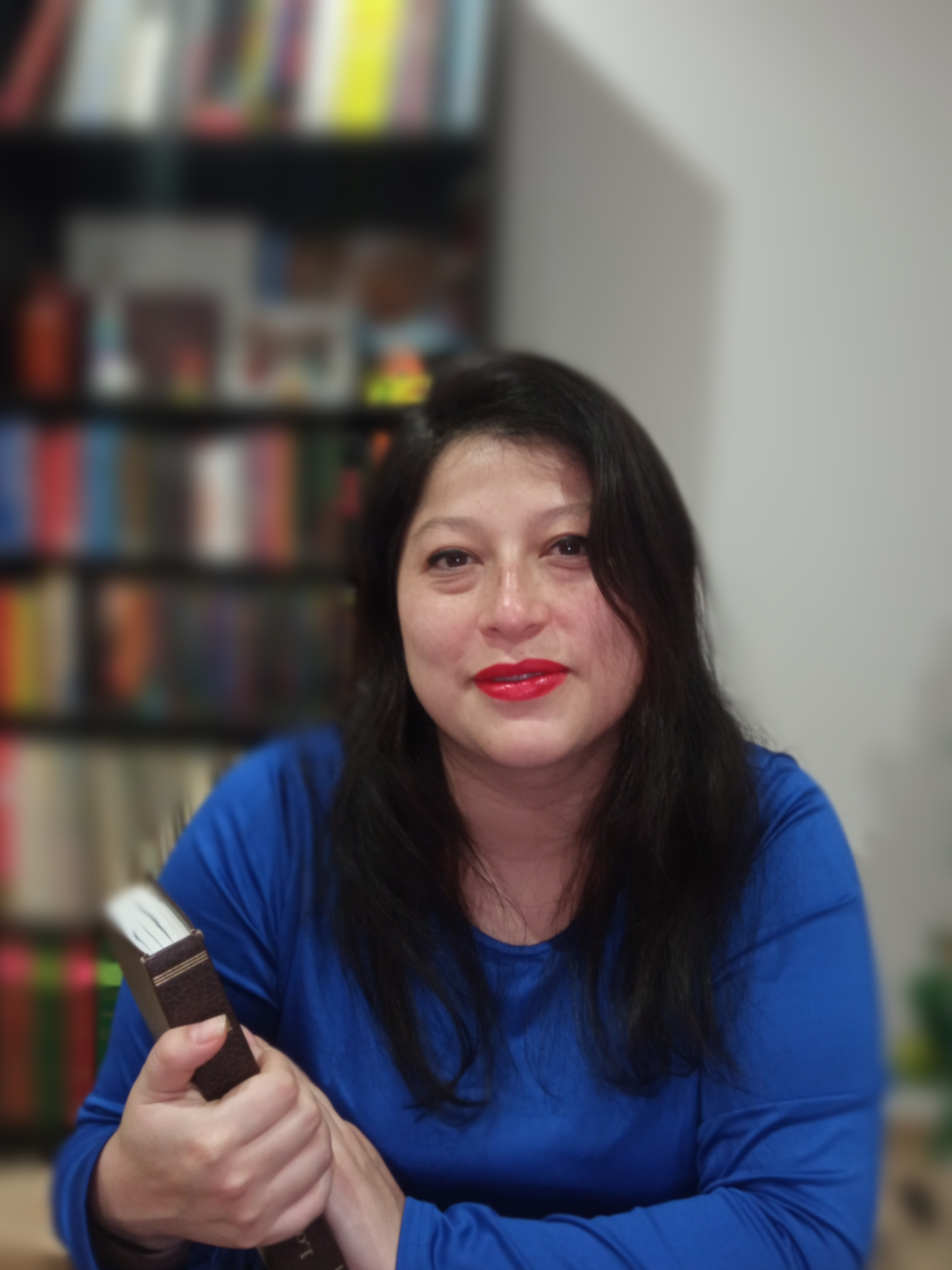 Micro entrevista a Elisabeth Kaneth